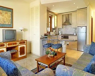 Regency Heights At Neptuno Chayofa